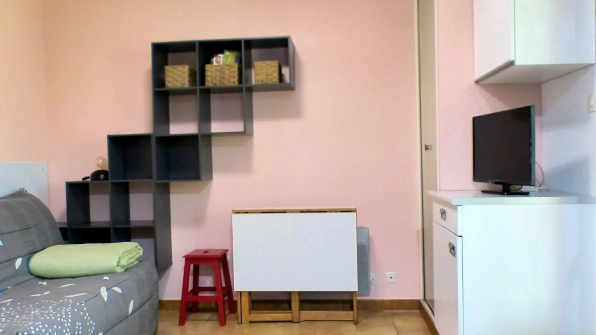 Charming Studio With Balcony In Санари-сюр-Мер Франция